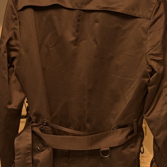 Navy Burberry Men's raincoat size 48 (altered tho)...hardly worn - Picture 11 of 15